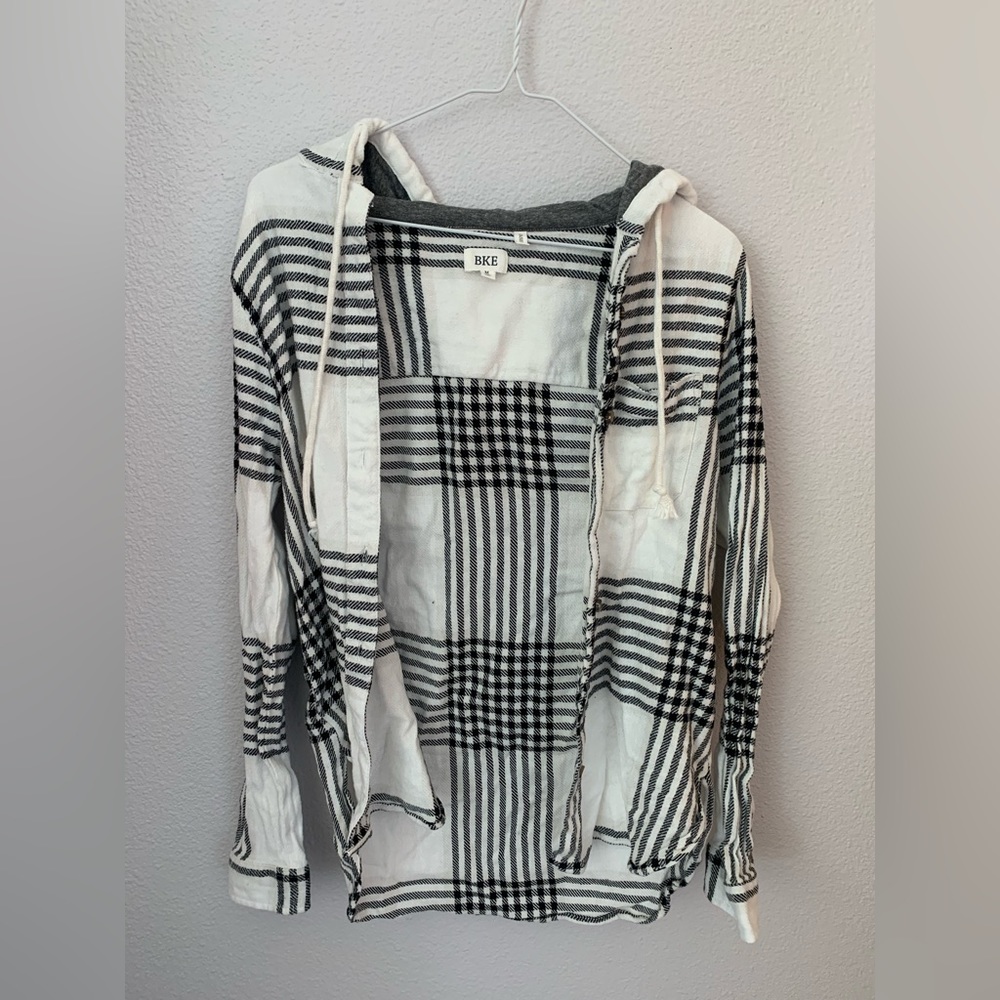Buckle Women’s Hooded Plaid Shirt